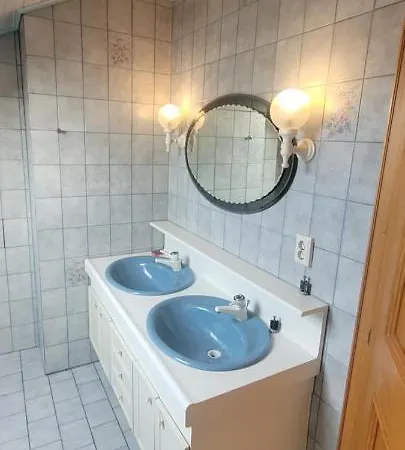 Ferienzimmer / Monteurzimmer Quarto em Acomodações Particulares *